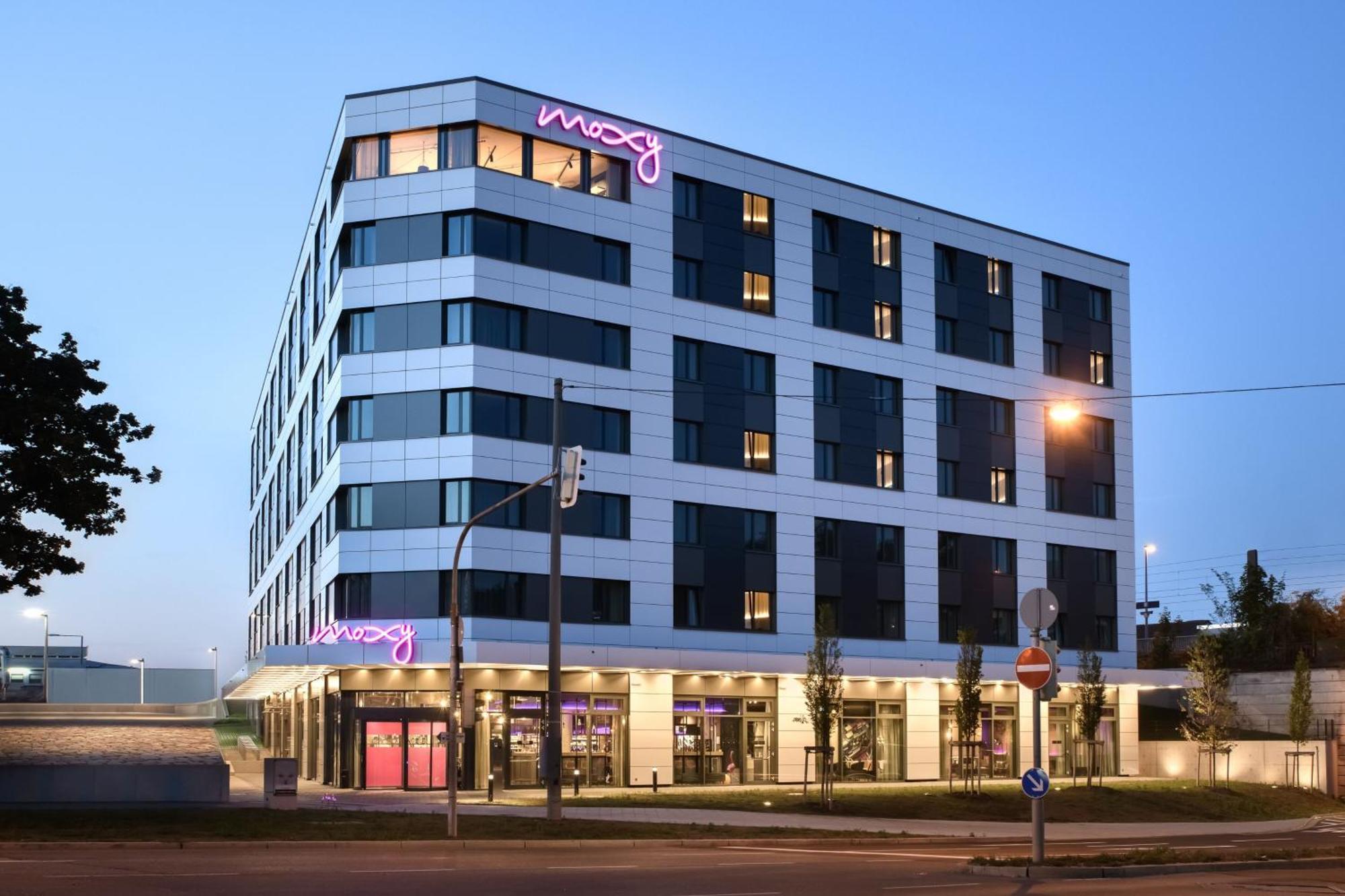 Hotel Moxy Stuttgart Feuerbach Exterior foto